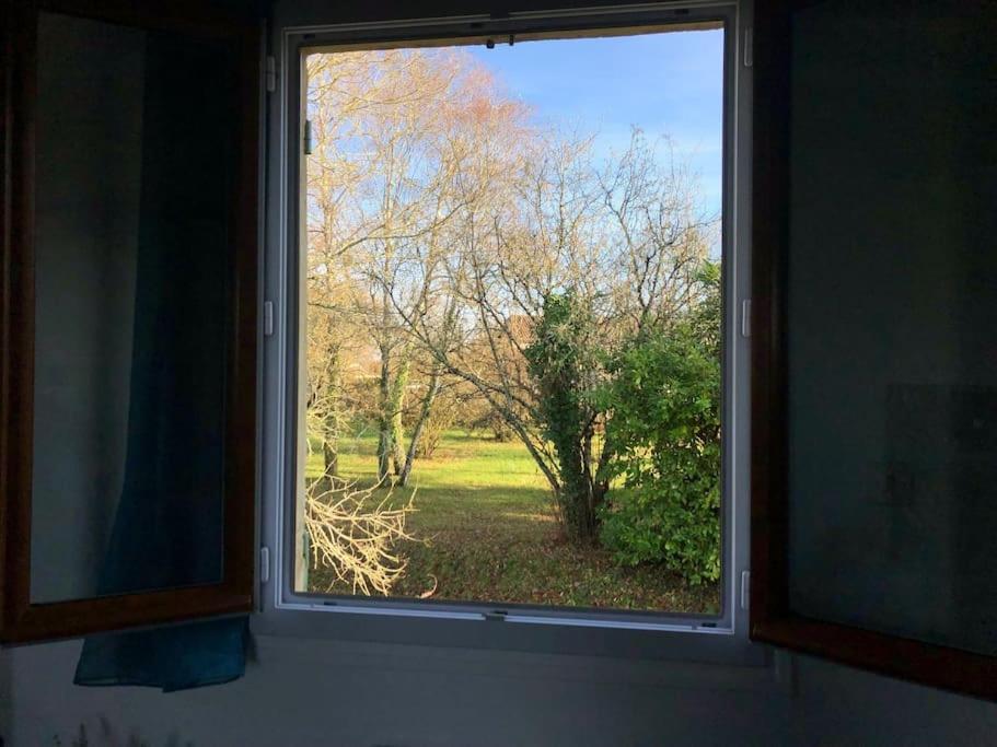 Charmant Gite En Perigord Vert Douchapt Esterno foto
